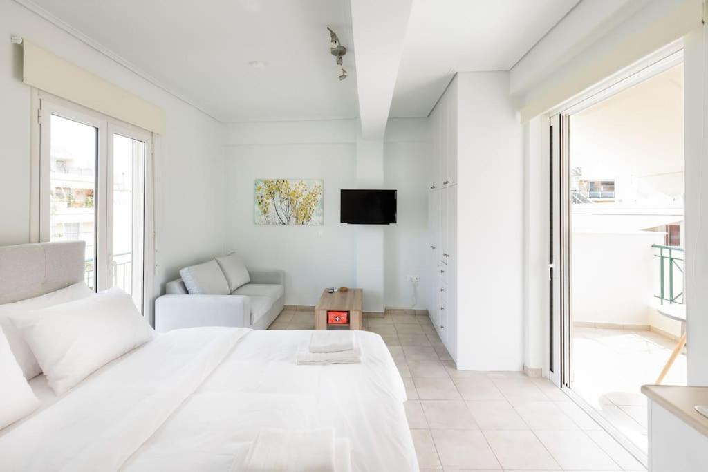 Adorable Sunny With Private Balcony I Apartment Athens