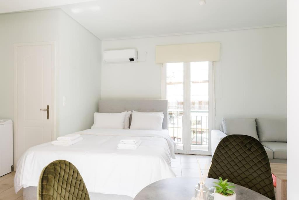 Adorable Sunny With Private Balcony I Athens
