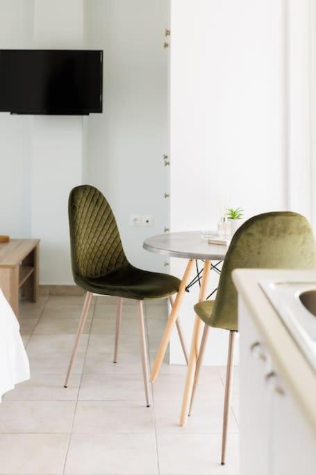 Adorable Sunny With Private Balcony I Apartment Athens